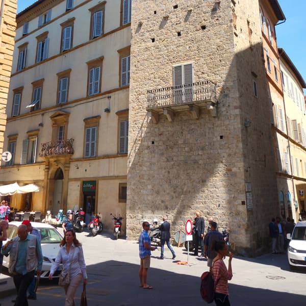 Piazza Quattro Cantoni
