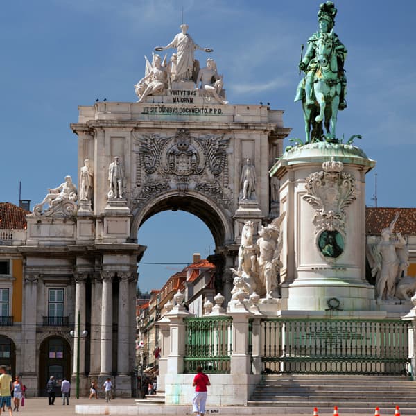 Tour Begins: Praça do Comércio