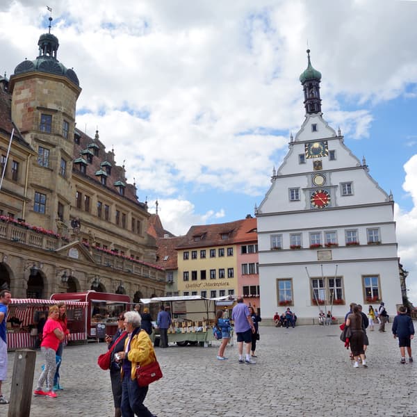 Tour Begins: Market Square