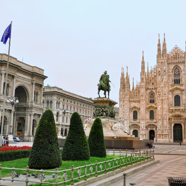 Tour Begins: Piazza del Duomo