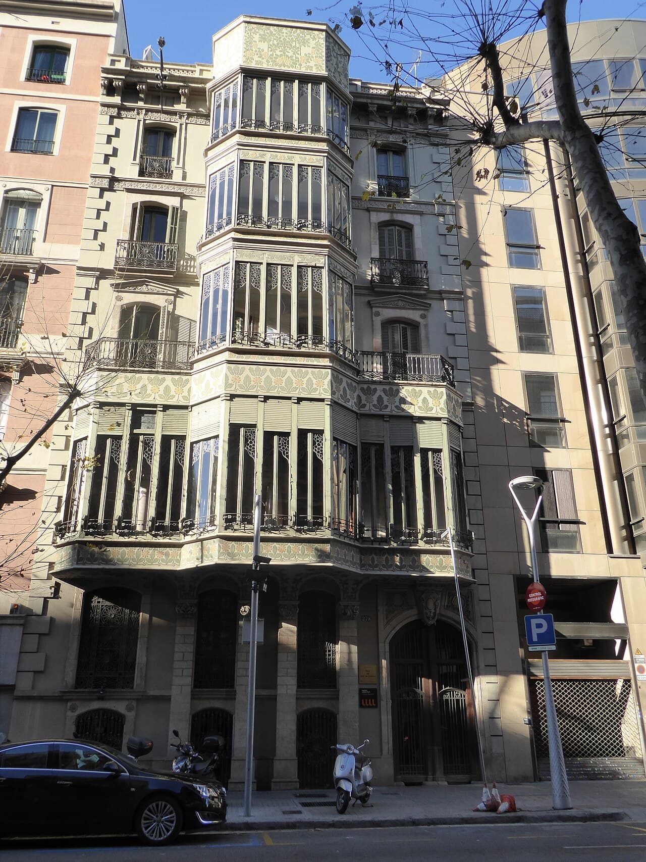 Palau del Baró de Quadras