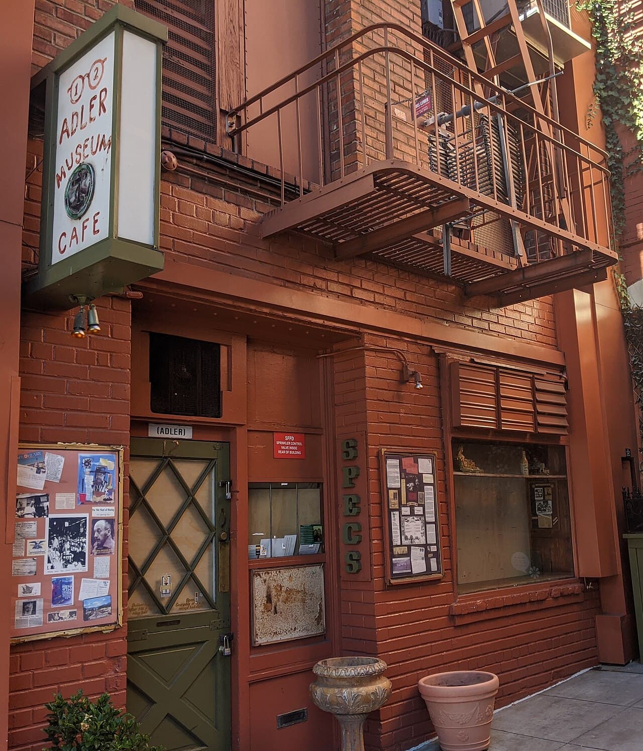 Specs' Twelve Adler Museum Cafe